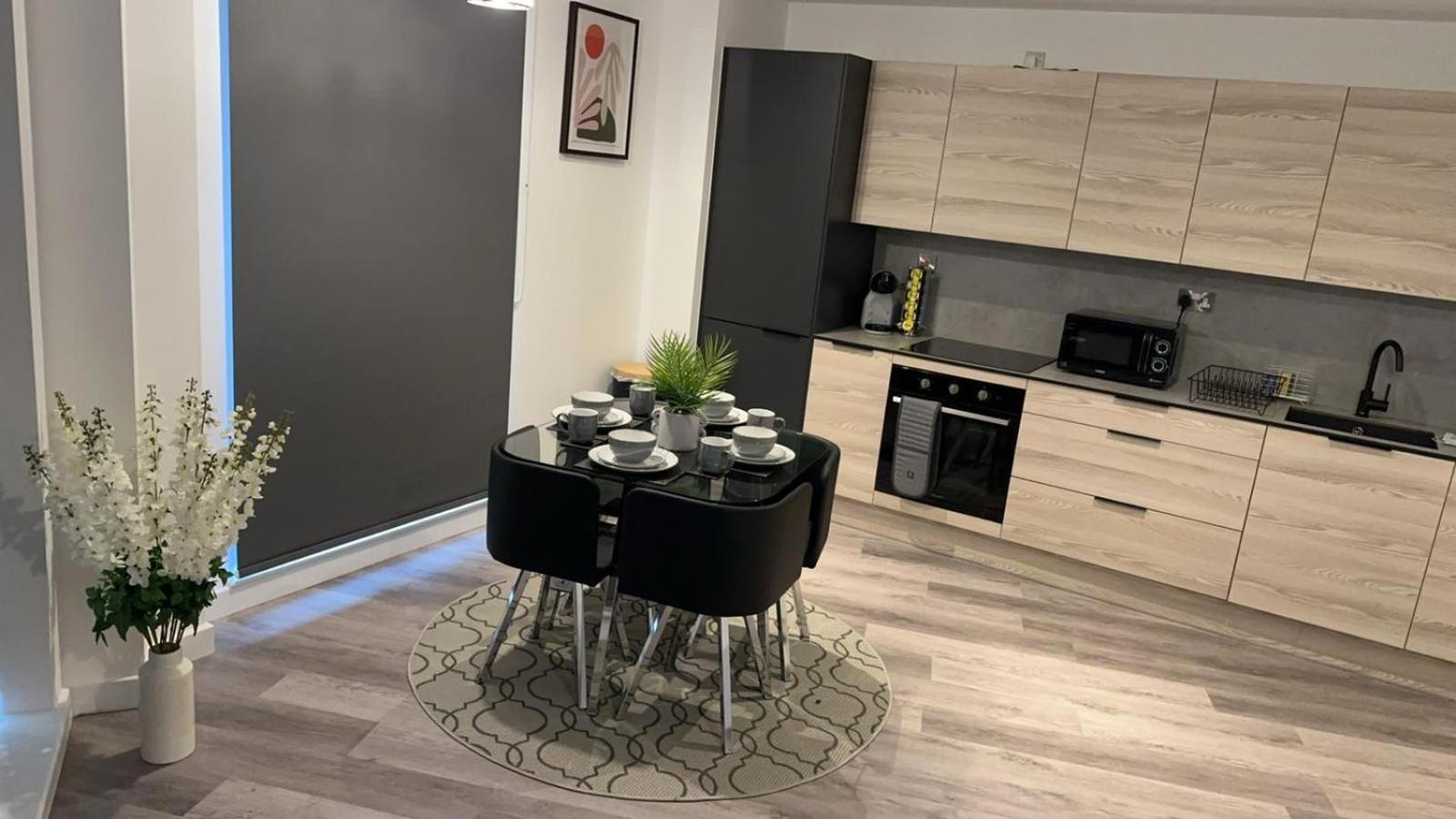 Stunning 2-Bed Premium Apartment - Free Wi-Fi 普雷斯顿 外观 照片